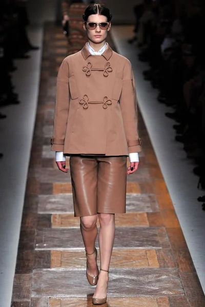 Look 9